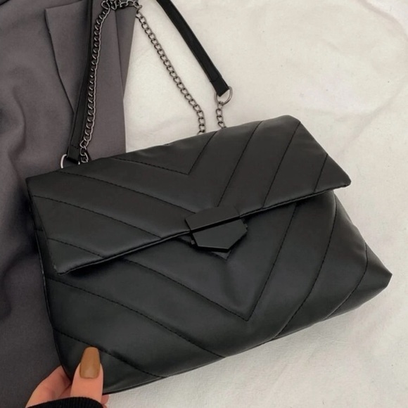 🌸Black Vegan Leather Crossbody Bag. Chevron Design. - Picture 1 of 8